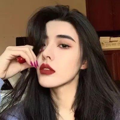 俏皮女学生 在线观看